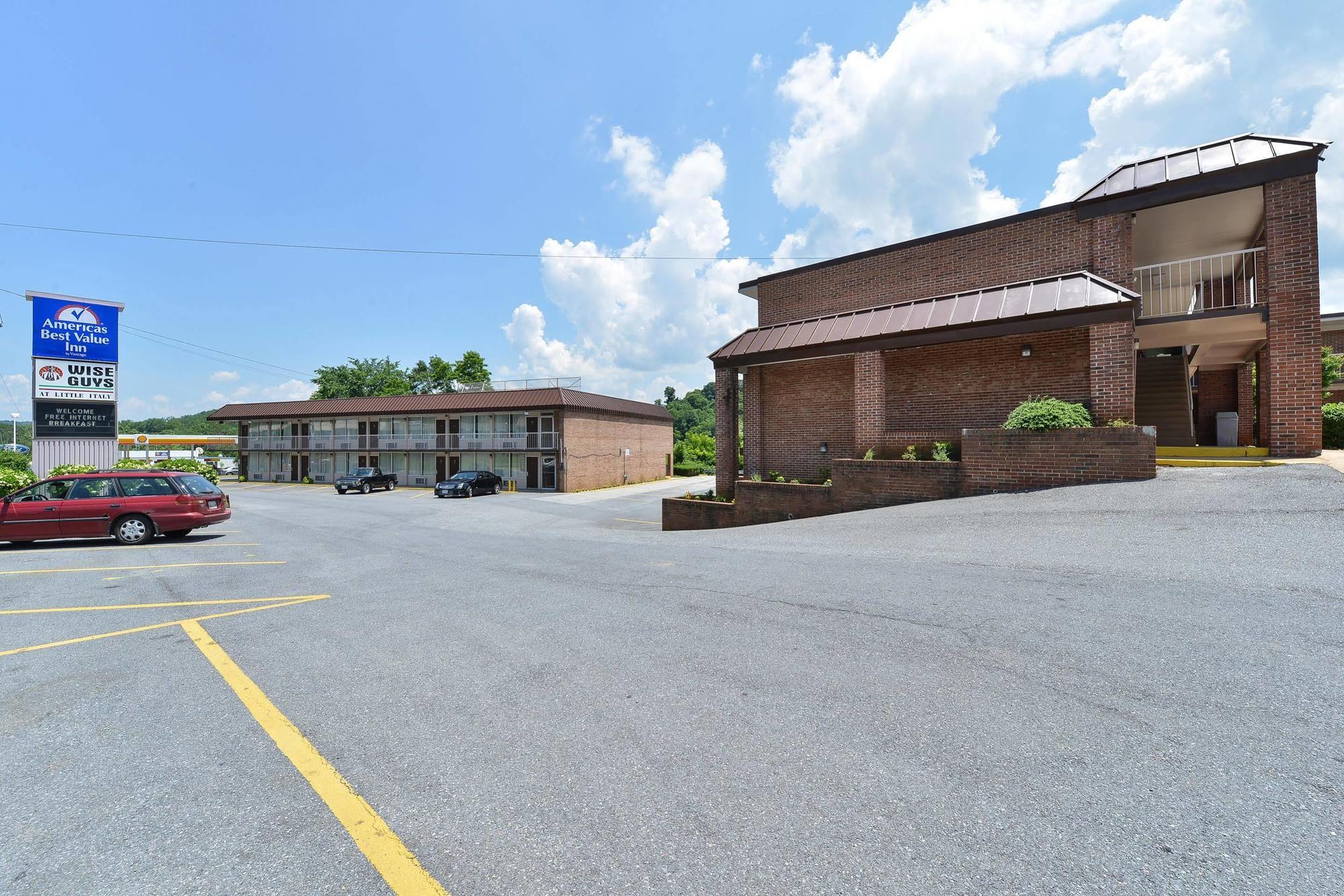 Red Roof Inn Marion, Va Exterior foto